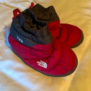 North face slippers